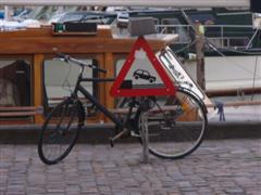 Achtung Autos k�nnten abst�rzen...